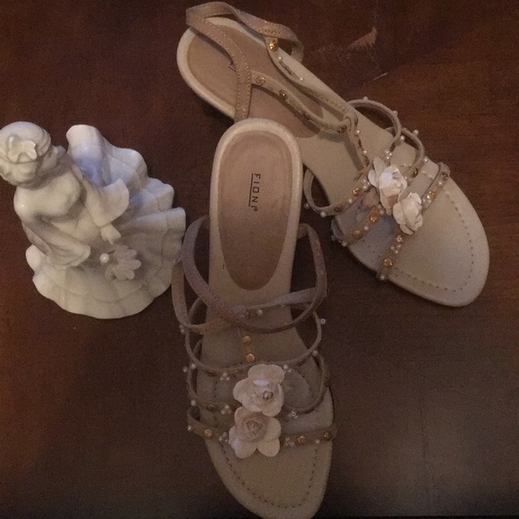 Sandals - Picture 2 of 3